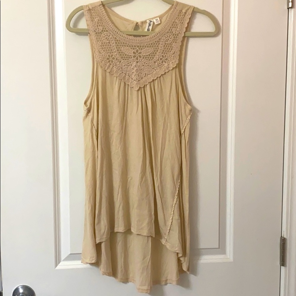 Oatmeal tank with lace detail